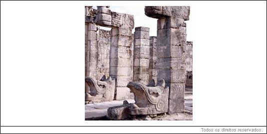 Pedra esculpida pelos Astecas