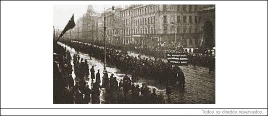 Desfile logo após a vitória Bolchevique
