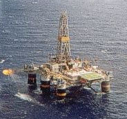 plataforma marítima ou terrestre de petróleo